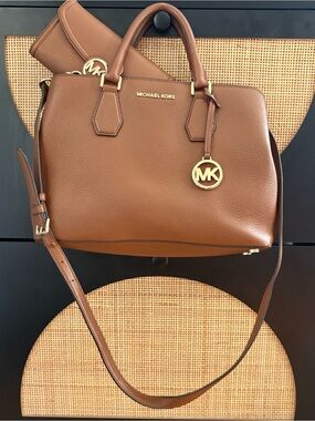 AUTHENTIC Michael Kors Chestnut Pebble Leather Handbag and Wallet Bundle